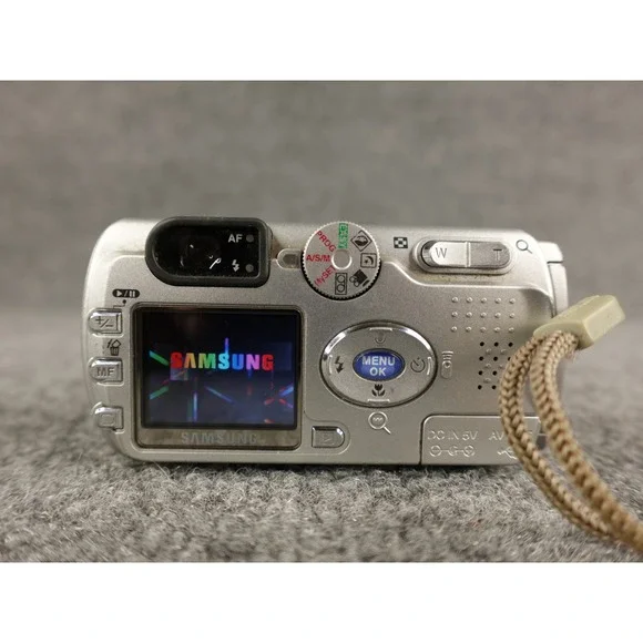 Samsung Digimax V3 Silver 3.2 Megapixels Digital Camera Schneider Kreuznach Lens